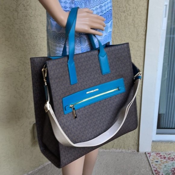 Michael Kors Kenly Large Tote - Picture 15 of 16